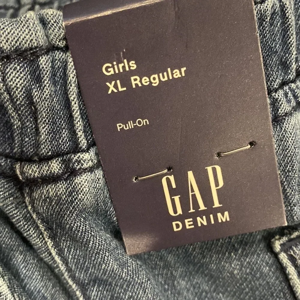 New Gap shorts size XL